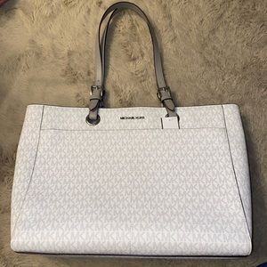 Beautiful Michael Kors bag